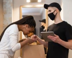 Courses à domicile ou Click & Collect : que choisir ?