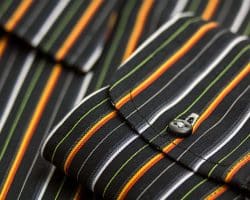 La tendance des chemises aux imprimés colorés