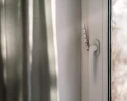 Pourquoi choisir des rideaux PVC ?