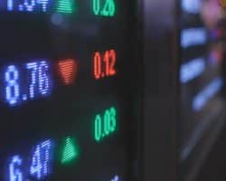 ETF ou OPCVM : quelle stratégie d’investissement choisir selon votre profil ?