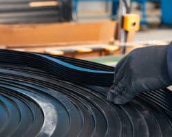 Exploration de l’industrie élastomère : de l’artisanat à la technologie de pointe